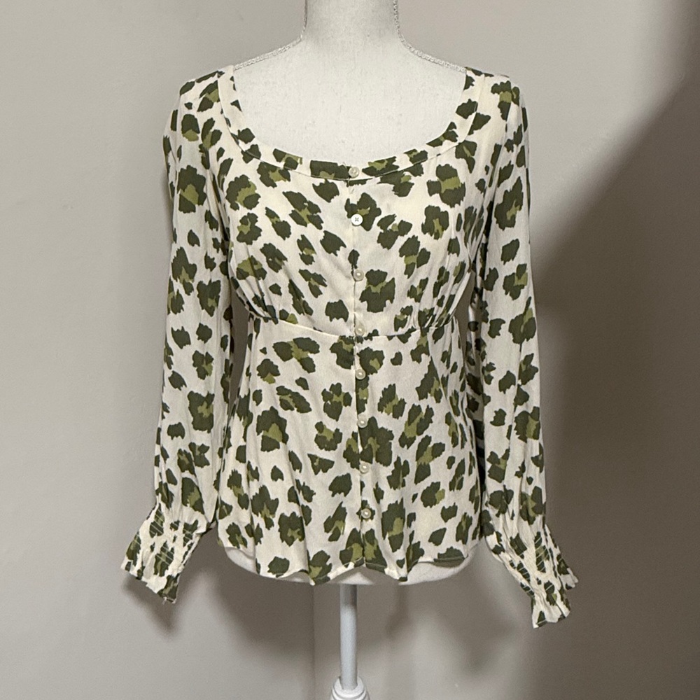 LOFT Green and White Cheetah Print Women's Top Sz. Petite Small
